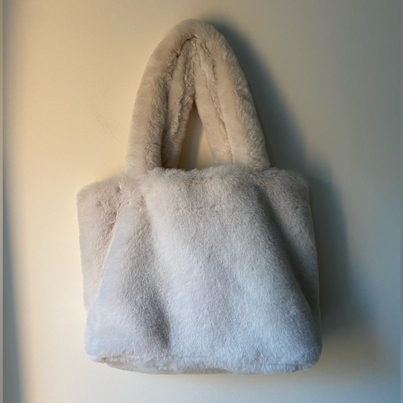 H&M cream soft fluffy tote bag - Picture 3 of 15